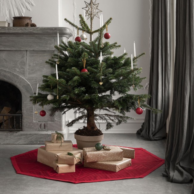 Georg Jensen Damask Christmas tree rug