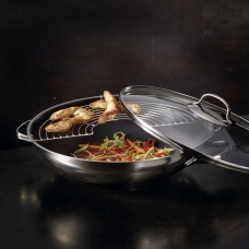 Rösle style non stick wok with glass lid and grate.